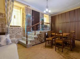 Zdjęcie hotelu: Neo Classical Maisonette with 4 Bedrooms in Psyri