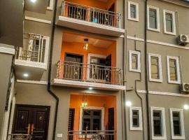 Hotel fotografie: Remarkable 2-Bed Apartment in Asaba