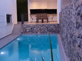Hotel fotografie: Villa Porto - Βίλα με ιδιωτική πισίνα