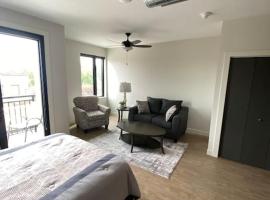 Ξενοδοχείο φωτογραφία: Luxury River-Front Handicap Accessible Studio Apt