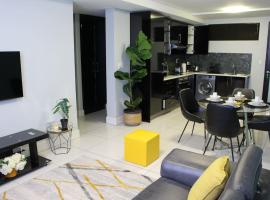 Hotel Foto: Favour's 2 Bedroom Apartment on 77