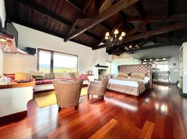 酒店照片: Suite only adults with Breakfast included, FreeWifi, shared pool, ocean view in Yaiza