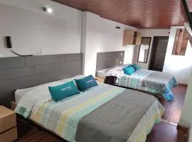 Ayenda Gold House