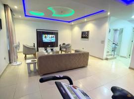 Hotel foto: Tastefully Furnished 2-Bedroom Duplex