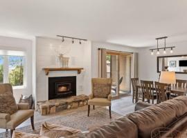 Mountainside Cozy Walk to Gondola Hot Tub Condo, Hotel in Steamboat Springs