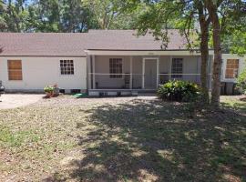 Hotel kuvat: Southside Jax great home RV parking