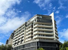 Hotel Photo: Newlands Peak Aparthotel by Totalstay