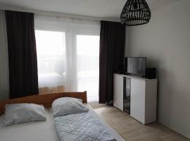 A picture of the hotel: Oederan One Room Apartment 33m2 Mindestens 1 Monat Reservierung