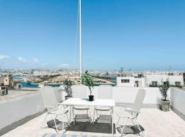 Hotel Photo: City Penthouse with roof terrace and sea views