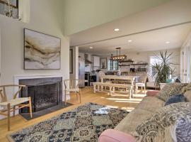 Hotel Photo: Rhode Island Retreat with Kayaks, Deck and Pond Access