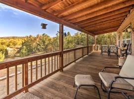 Hotel fotoğraf: Cozy Ski Cabin with Deck Near Taos Ski Valley!