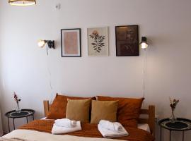 Фотографія готелю: Bohome studio sa terasom - FREE PARKING
