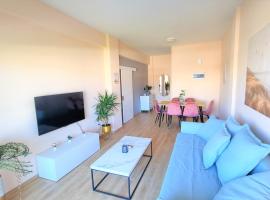 ホテル写真: The Urban Oasis - Comfort 2br near the City Center, 200Mbit Internet and Smart TV