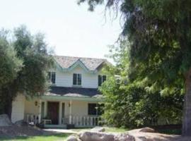 A picture of the hotel: Charming Horse Ranch close to Yosemite