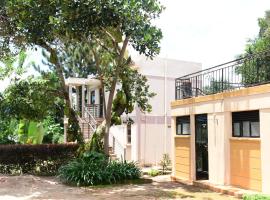 Golden Cherries Guest House, hotel en Jinja