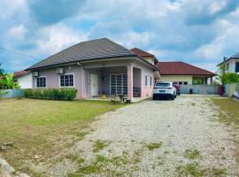 Hotel Photo: Kundang Villa @ Tasik Biru - 3 Bedrooms Bungalow