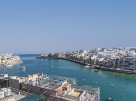 Hotel Photo: Gorgeous two bedroom sea view in Marsascala