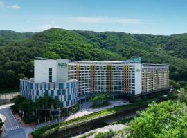 Fotos de Hotel: Jeongseon Mayhills Resort