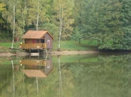 Fotos de Hotel: La cabane au bord de l'eau