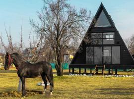 מלון צילום: StayVista at The Loft - A Frame structure & English Interiors