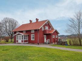 ホテル写真: 5 Bedroom Pet Friendly Home In Sollebrunn