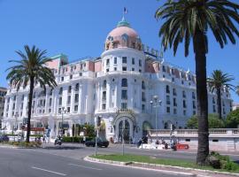 Zdjęcie hotelu: Luxurious Apartment with AC Promenade des Anglais up to 4 people B