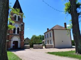 Hotel fotografie: Gîte Fourilles, 5 pièces, 10 personnes - FR-1-489-416