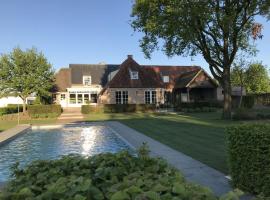 Фотография гостиницы: Tranquil villa in Vlaanderen with terrace