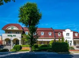 Hotel Kiss