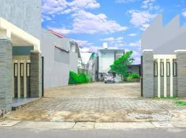 HP Residence Mitra RedDoorz near Alun Alun Kediri