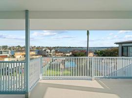 Hotel Foto: Sky Home - Two Bedroom Loft Townhouse with Bay Views