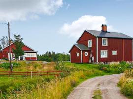 Hotel kuvat: Gorgeous Home In Finnestad With Wifi