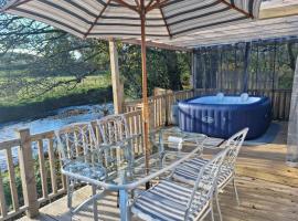 Fotos de Hotel: Riverside Cabin at Pen-Y-Bont Mill