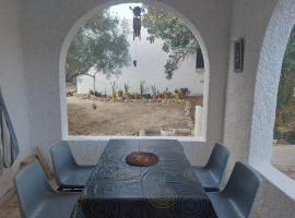 Foto di Hotel: Cortijo Aire del desierto rústico y tranquilo entre el mar y desierto - Alborania