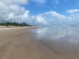 Hotel fotoğraf: Apartamento inteiro pé na areia