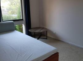 מלון צילום: Single Room in Quiet Knox area