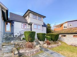 호텔 사진: 3 Bedroom Beautiful Home In Hovs