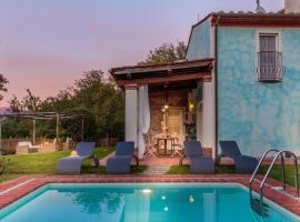 Foto di Hotel: Rondini, Farmhouse with pool