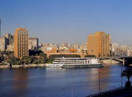 होटल की एक तस्वीर: Cairo Marriott Hotel & Omar Khayyam Casino