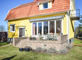 Hotel Photo: 3 Bedroom Nice Home In Frjestaden