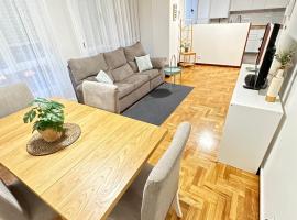 A picture of the hotel: Apartamento Oviedo Parque del Oeste