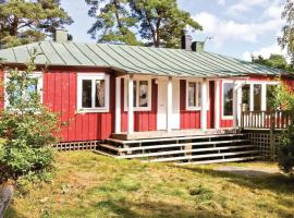 รูปภาพของโรงแรม: Gorgeous Home In Ljungskile With Wifi