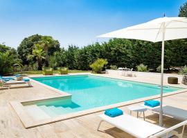 호텔 사진: Elegant villa in Salemi with swimming pool
