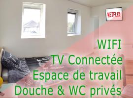 Hotel Photo: Semi studio - TV - WIFI - Salle de bain Privée