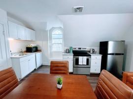 Hotel fotografie: Phillips Academy Andover Two-Bedroom Apartment and Free Parking