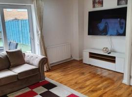 Zdjęcie hotelu: Spacious and Tastefully Decorated Town House In Lakeside West Thurrock Grays