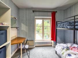 Hotel Foto: 3 Bedroom Awesome Apartment In Saint-germain-la-prade