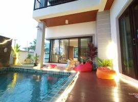A picture of the hotel: Richly's​ Pool​ villa​@Phitsanulok​