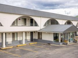 Hotel Photo: Howard Johnson by Wyndham Downtown Kamloops