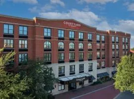 Courtyard by Marriott Savannah Downtown - Historic District